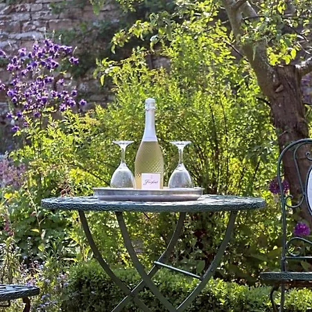 Ellerton Swaledale Bed and Breakfast 4*